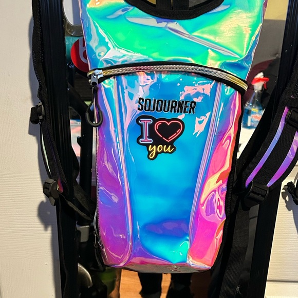 Sojourner “I love You” Hydration Backpack with brand new bladder - Picture 3 of 10